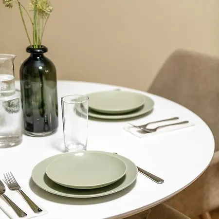 Διαμέρισμα Stylish 2br With Lush Terrace Near National Museum