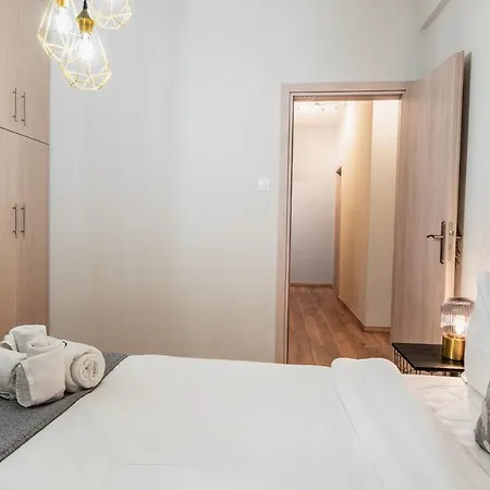 Apartment Stylish 2br With Lush Terrace Near National Museum *