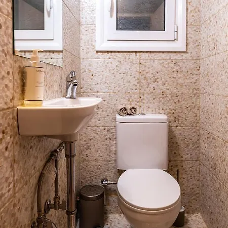 Apartment Stylish 2br With Lush Terrace Near National Museum *