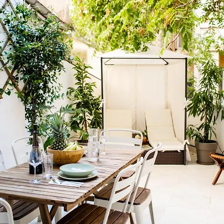 Apartment Stylish 2br With Lush Terrace Near National Museum