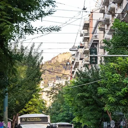 Stylish 2br With Lush Terrace Near National Museum Apartment
